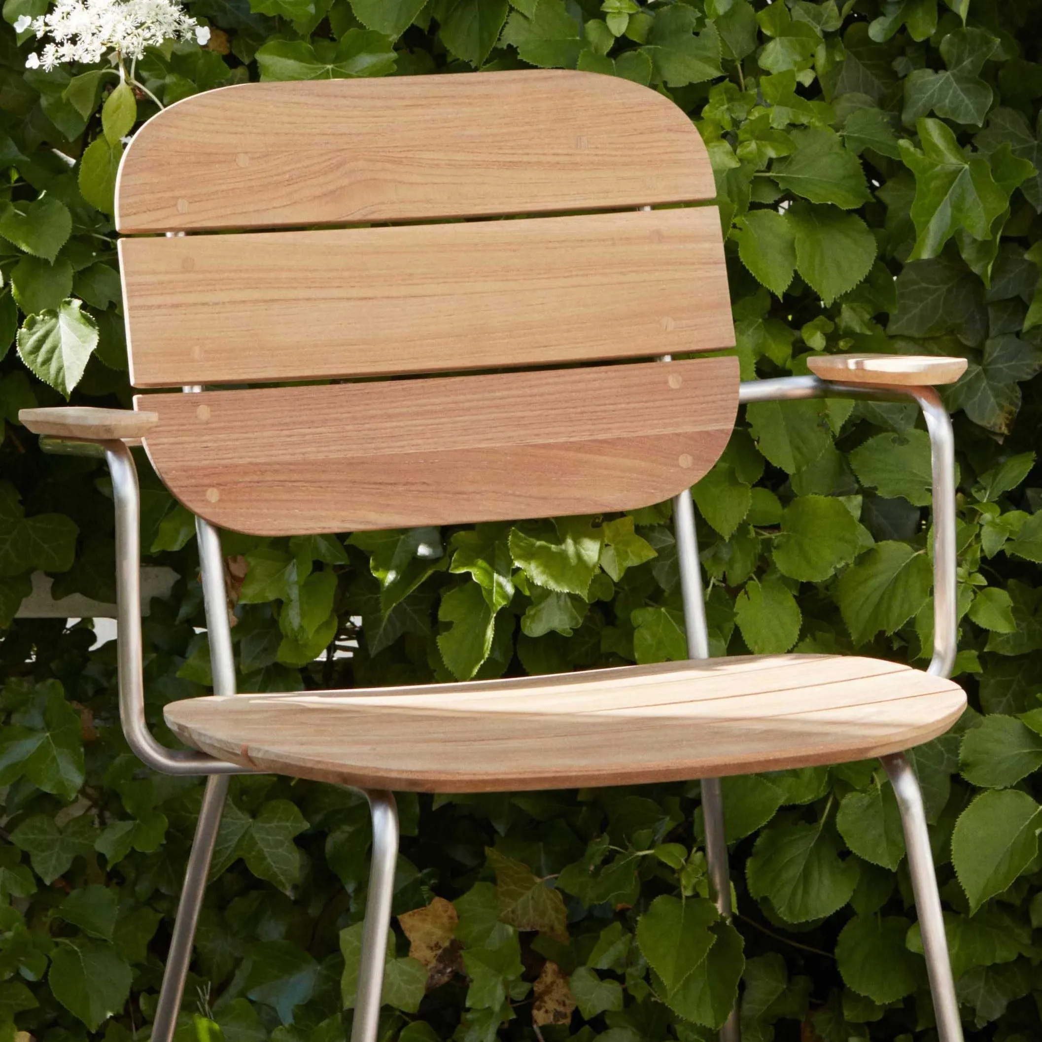 Lilium Armchair