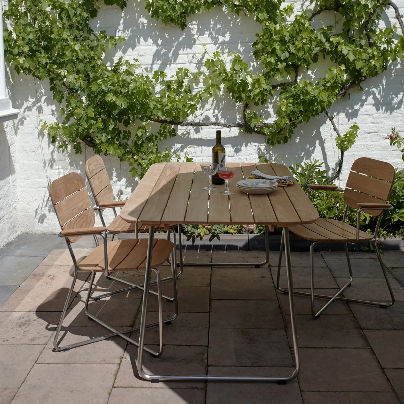 Lilium Armchair